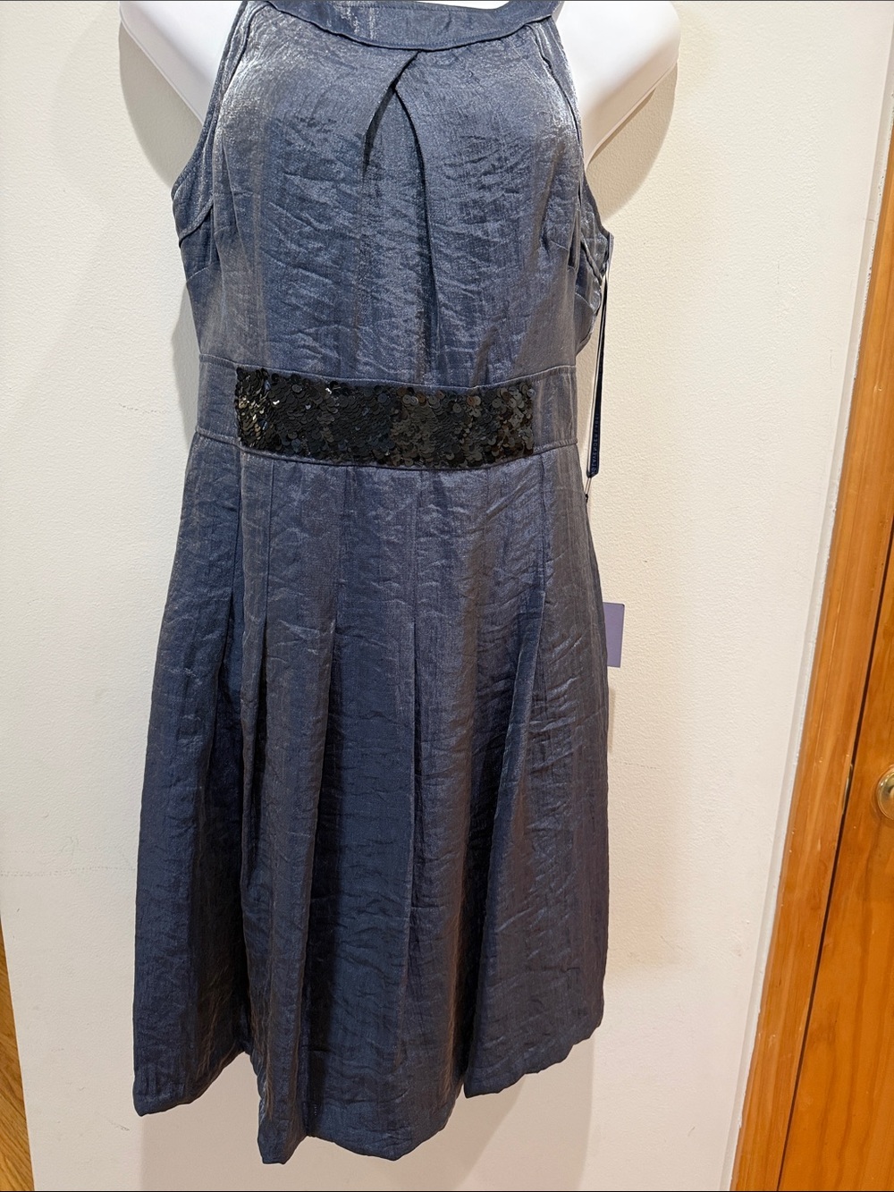 Vera Wang Silver Sleeveless Party Dress with Sequin Waist